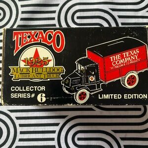 ERTL Texaco 1925 Mack Bulldog Lubricant Truck - Limited Edition NIB Series 6